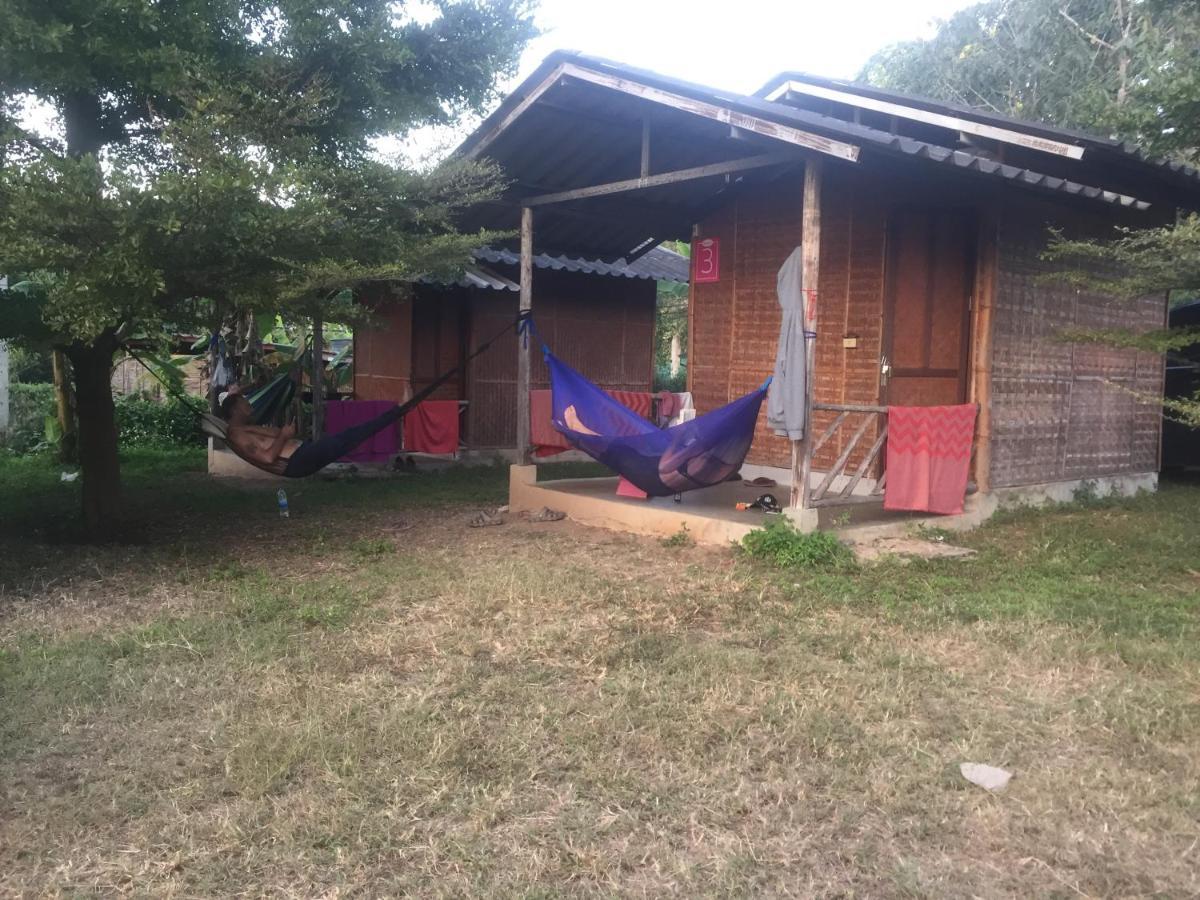 Hotel Sleepy Hut Pai Exterior foto